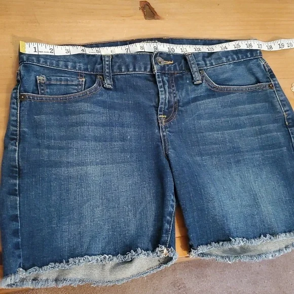 Lucky Brand Abby Double Roll Mid Rise Blue Denim Shorts Size 6/28 - Picture 7 of 9